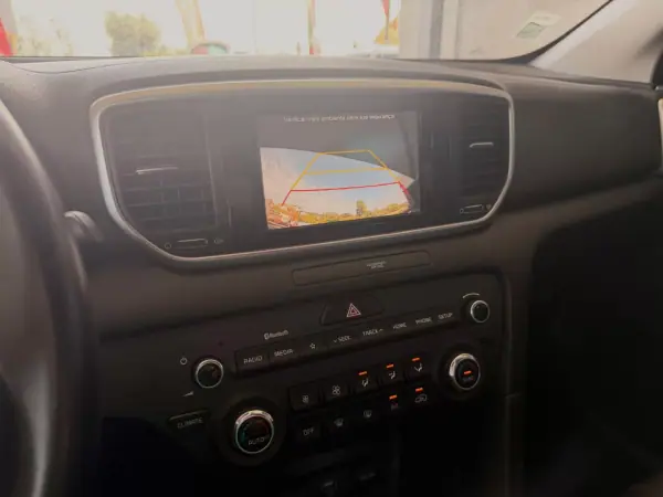 Kia Sportage 2019 - 17950 EUR, 97300 km - 97300km - foto 7 de 11
