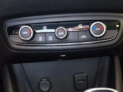 Opel Crossland X 2018 - 13990 EUR, 70165 km - AUTO.MOTO.pt - 70165km - foto 13 de 21