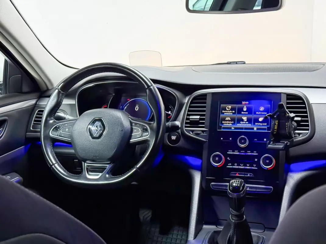 Renault Talisman Sport Tourer 2016 - 10250 EUR, 228000 km - AUTO.MOTO.pt - 228000km - foto 10 de 23