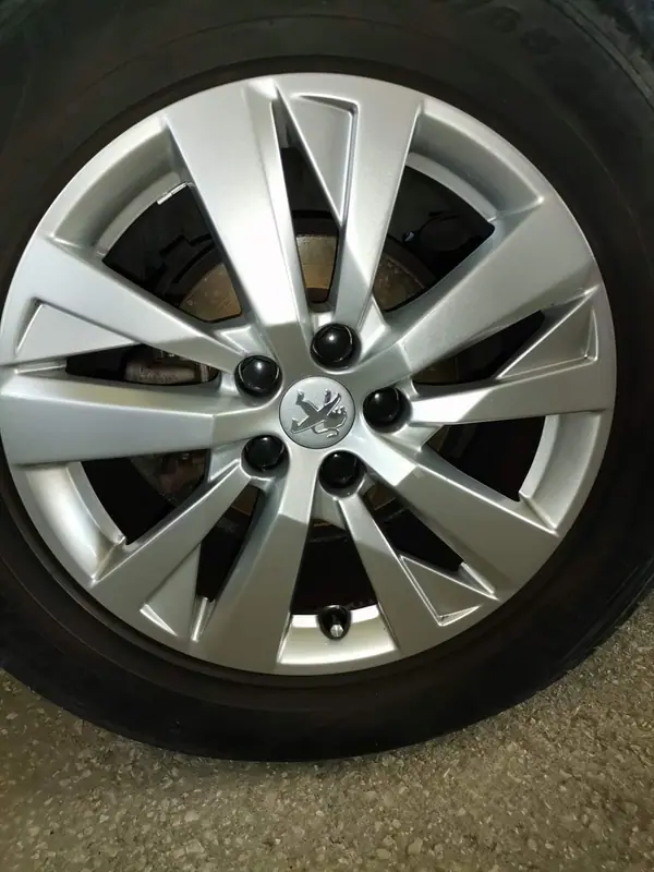 Peugeot 3008 2017 - 14000 EUR, 138000 km - 138000km - foto 5 de 10