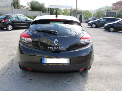 Renault Mégane Coupe 2010 - 6500 EUR, 219000 km - AUTO.MOTO.pt - 219000km - foto 8 de 11