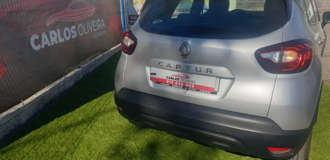 Renault Captur 2019 - 14950 EUR, 107000 km - AUTO.MOTO.pt - 107000km - foto 6 de 11
