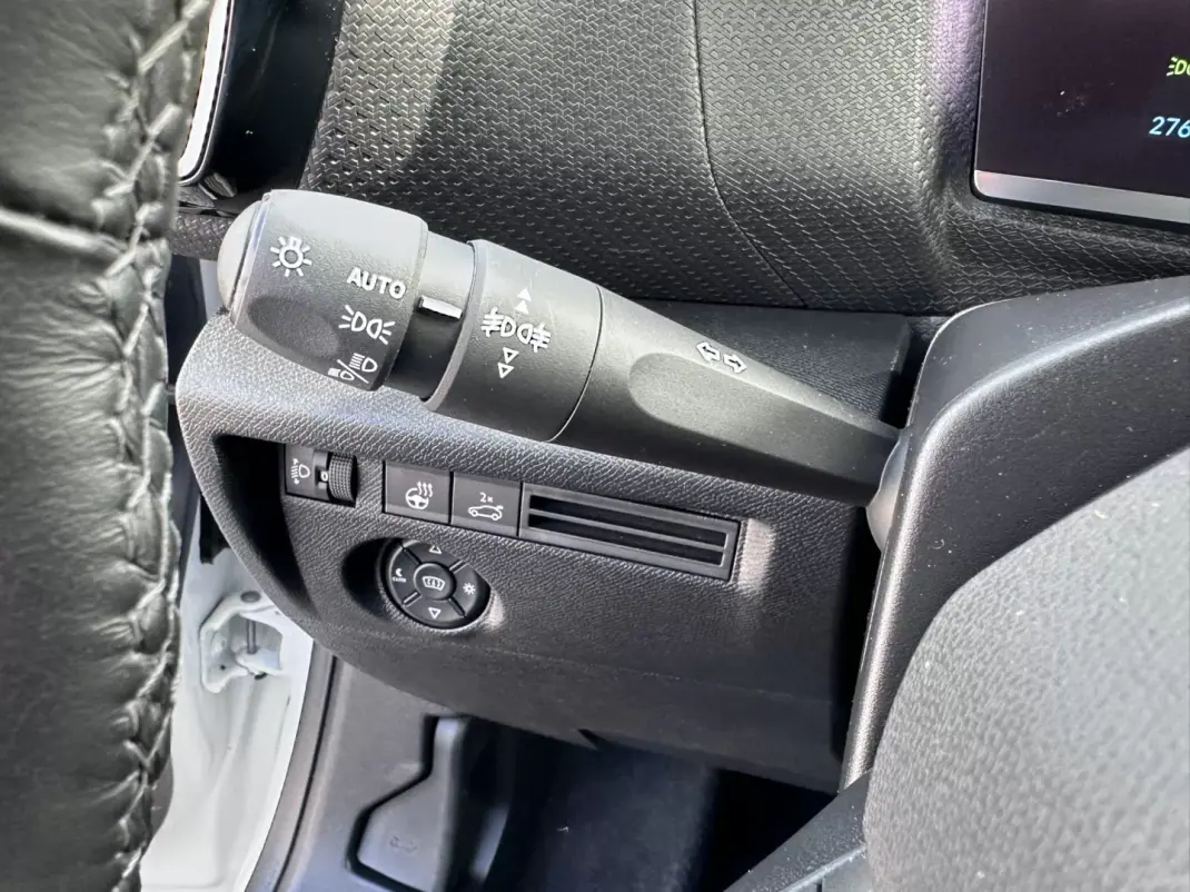 Citroën e-C4 X 2022 - 21990 EUR, 32000 km - AUTO.MOTO.pt - 32000km - foto 17 de 21