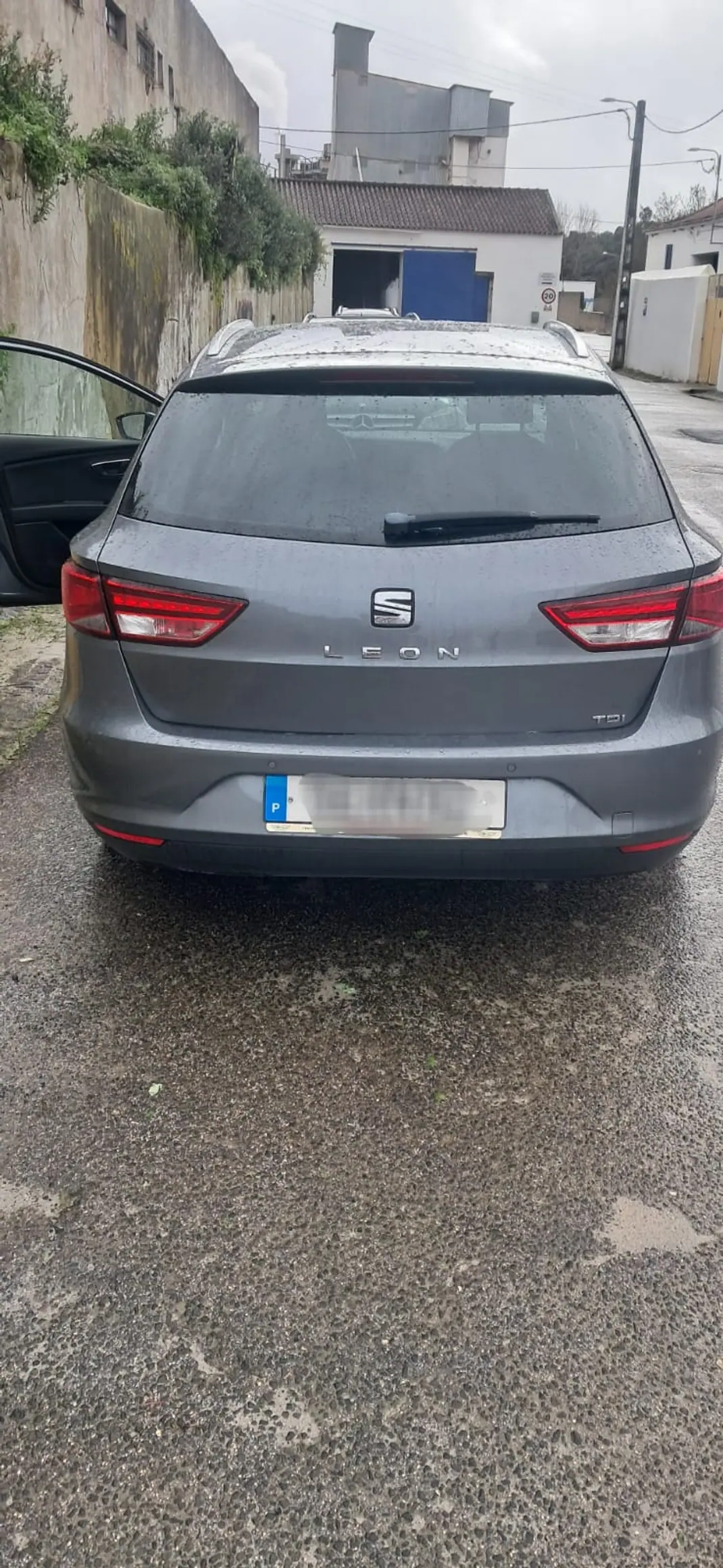 SEAT Leon ST 2015 - 7250 EUR, 220000 km - AUTO.MOTO.pt - 220000km - foto 12 de 15