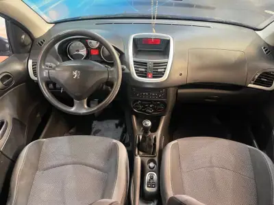 Peugeot 206 2011 - 4999 EUR, 127000 km - AUTO.MOTO.pt - 127000km - foto 21 de 34