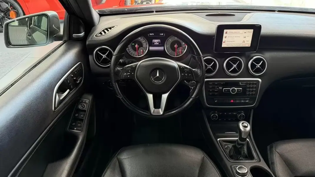 Mercedes-Benz A 180 2013 - 12990 EUR, 237399 km - AUTO.MOTO.pt - 237399km - foto 26 de 28