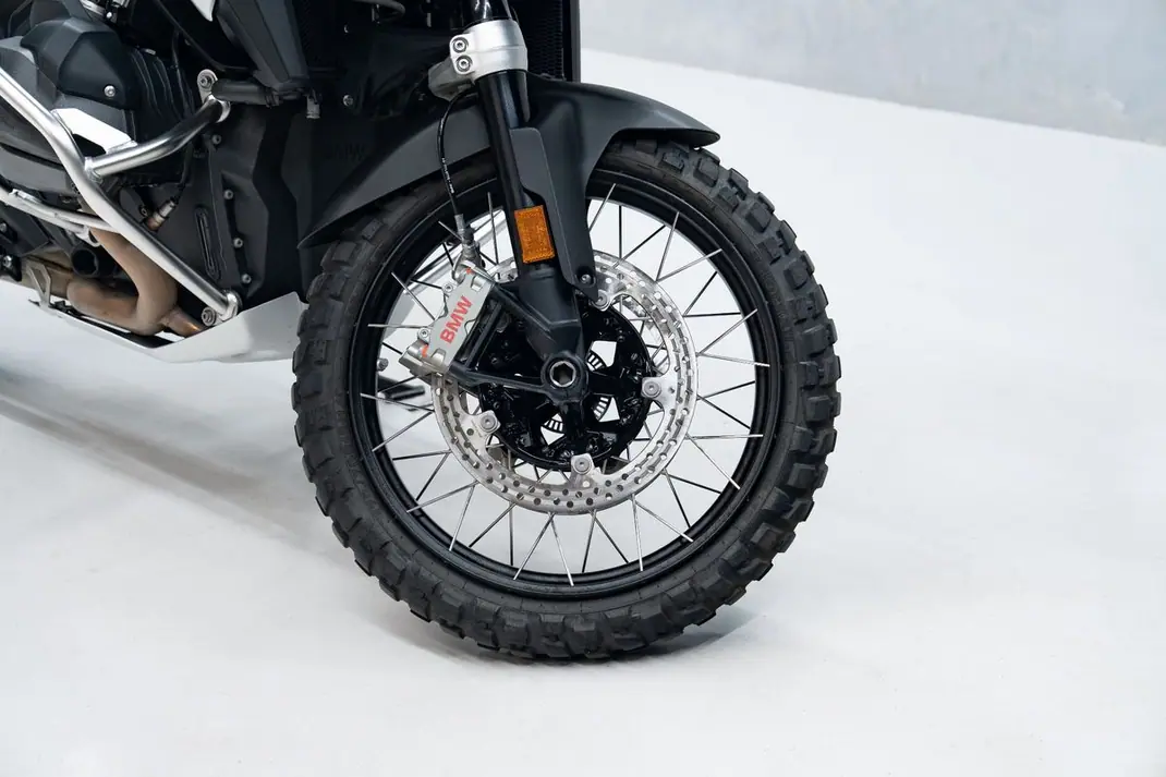 BMW F 800 GS Trophy 2024 - 19950 EUR, 6100 km - AUTO.MOTO.pt - 6100km - foto 4 de 13