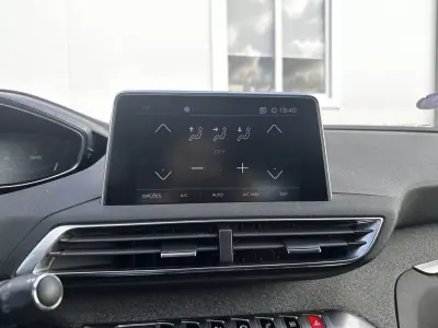 Peugeot 3008 2019 - 15990 EUR, 97900 km - AUTO.MOTO.pt - 97900km - foto 17 de 31