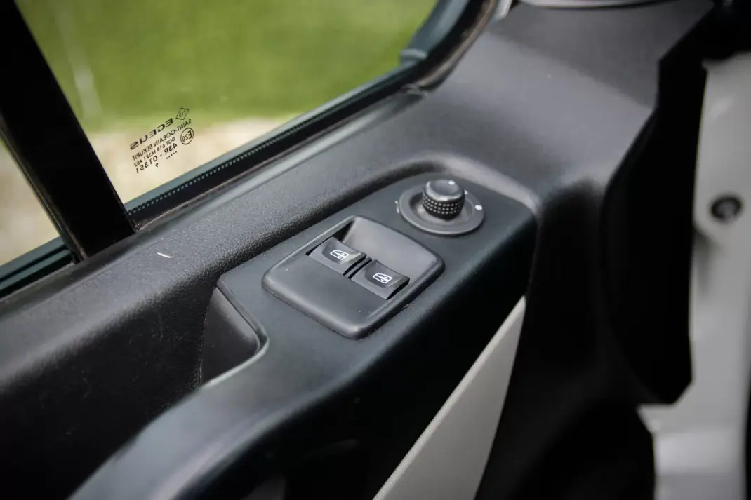 Renault 2019 - 16990 EUR, 188000 km - AUTO.MOTO.pt - 188000km - foto 20 de 21