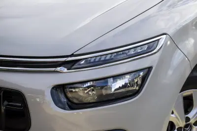 Citroën C4 Picasso 2018 - 13900 EUR, 145077 km - AUTO.MOTO.pt - 145077km - foto 11 de 36
