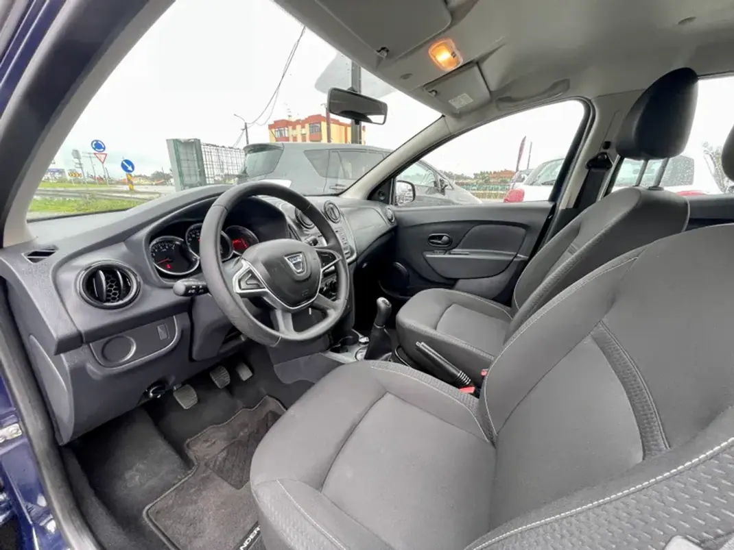 Dacia Sandero 2019 - 10950 EUR, 53499 km - AUTO.MOTO.pt - 53499km - foto 9 de 26