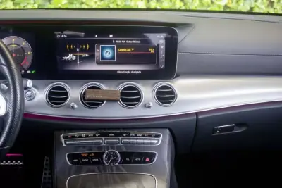 Mercedes-Benz E 300 2019 - 29900 EUR, 168000 km - AUTO.MOTO.pt - 168000km - foto 18 de 22