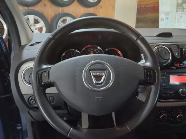 Dacia Lodgy 2016 - 12900 EUR, 161000 km - AUTO.MOTO.pt - 161000km - foto 8 de 16