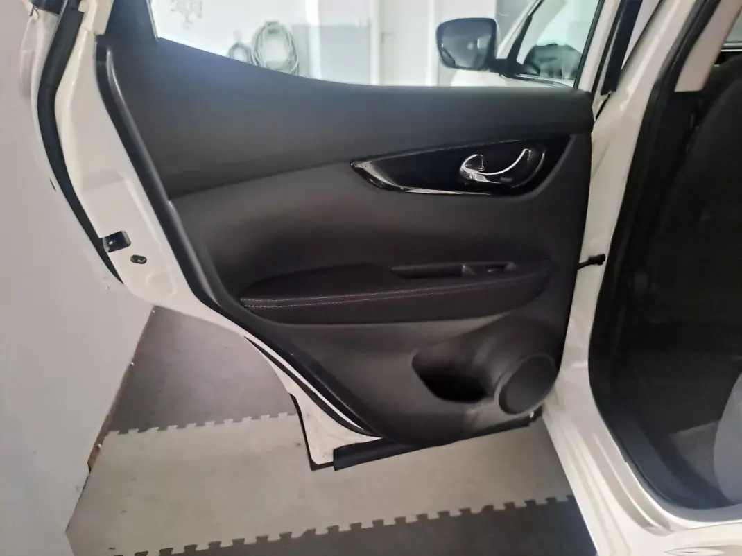 Nissan Qashqai 2015 - 12990 EUR, 104000 km - 104000km - foto 15 de 22