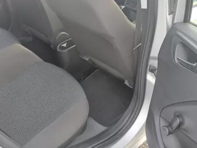 Opel Corsa 2017 - 12900 EUR, 88000 km - AUTO.MOTO.pt - 88000km - foto 24 de 38