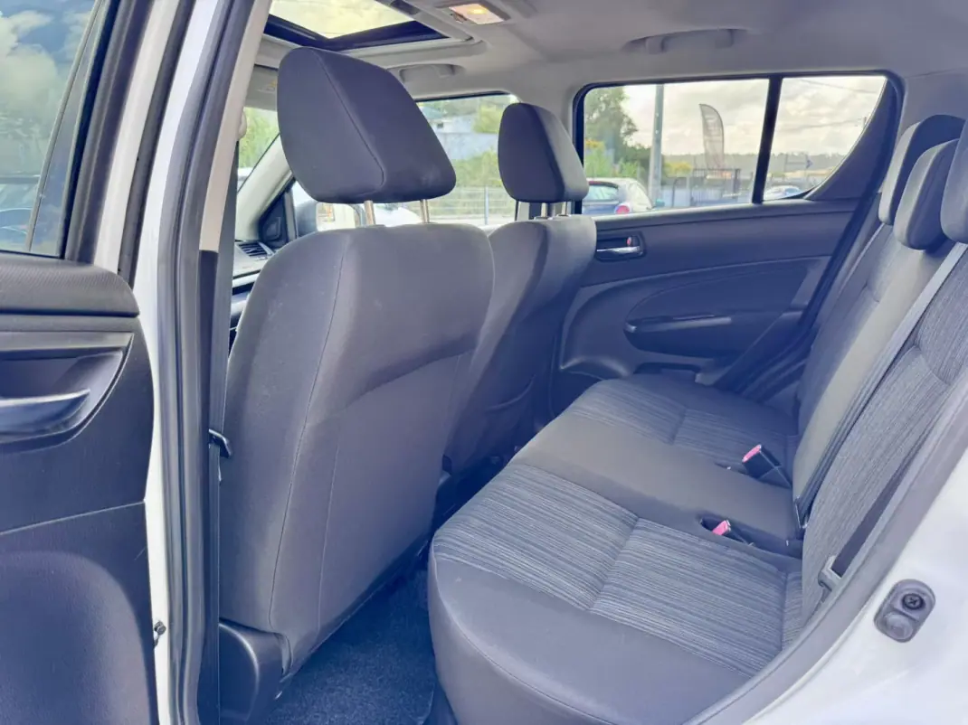 Suzuki Swift 2015 - 8990 EUR, 178000 km - AUTO.MOTO.pt - 178000km - foto 13 de 28