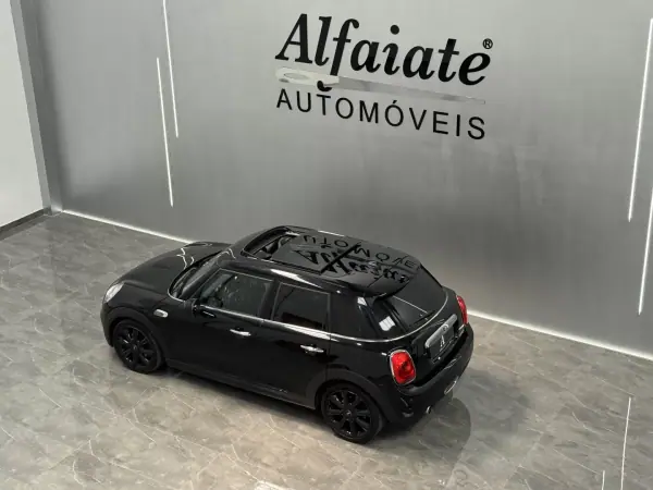 MINI 5 Portas 2016 - 15890 EUR, 167000 km - AUTO.MOTO.pt - 167000km - foto 11 de 34