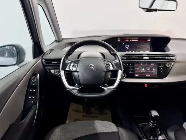 Citroën C4 Grand Picasso 2018 - 11500 EUR, 154000 km - AUTO.MOTO.pt - 154000km - foto 23 de 57