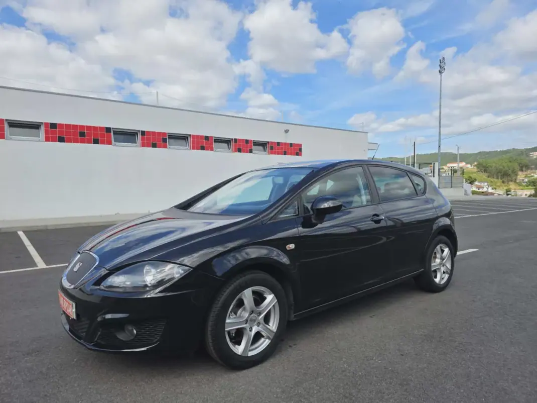 SEAT Leon 2012 - 9750 EUR, 166000 km - AUTO.MOTO.pt - 166000km - foto 1 de 15