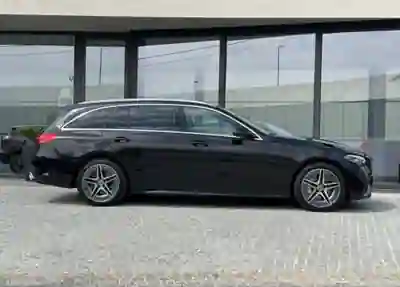 Mercedes-Benz C 300 2022 — foto 4 de 15