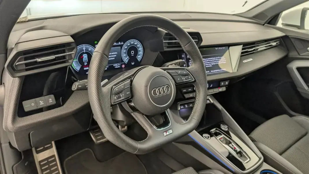 Audi A3 Sportback 2025 - 38990 EUR, 25483 km - 25483km - foto 10 de 15