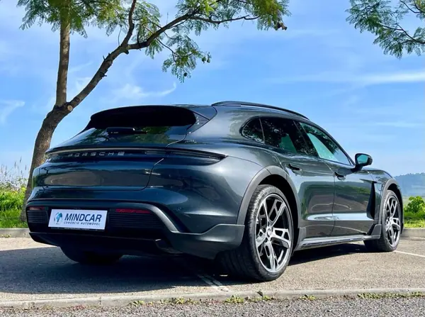 Porsche Taycan Cross Turismo 2023 - 106480 EUR, 30000 km - AUTO.MOTO.pt - 30000km - foto 4 de 39