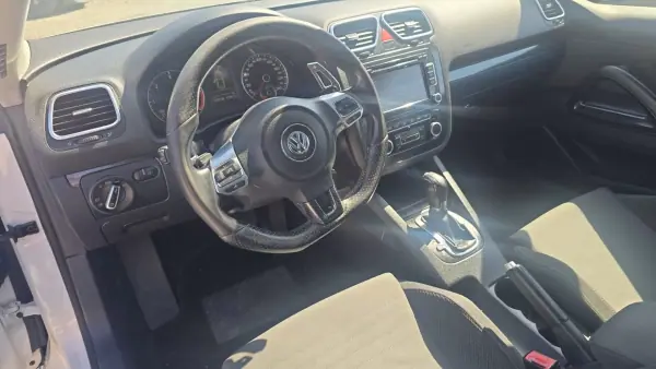 Volkswagen Scirocco 2012 - 12450 EUR, 220000 km - AUTO.MOTO.pt - 220000km - foto 5 de 9