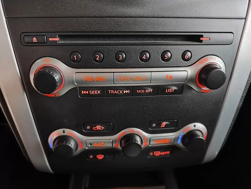 Nissan Murano 2010 - 14750 EUR, 154100 km - AUTO.MOTO.pt - 154100km - foto 38 de 46