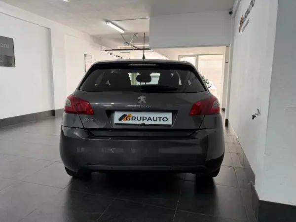 Peugeot 308 2017 - 11990 EUR, 112000 km - 112000km - foto 4 de 19