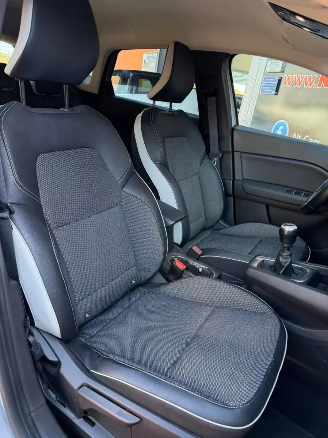 Renault Captur 2023 - 17900 EUR, 80425 km - 80425km - foto 15 de 21