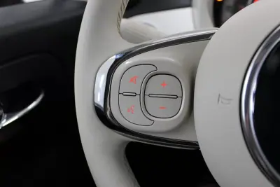 Fiat 500 2023 - 12900 EUR, 32374 km - AUTO.MOTO.pt - 32374km - foto 11 de 23