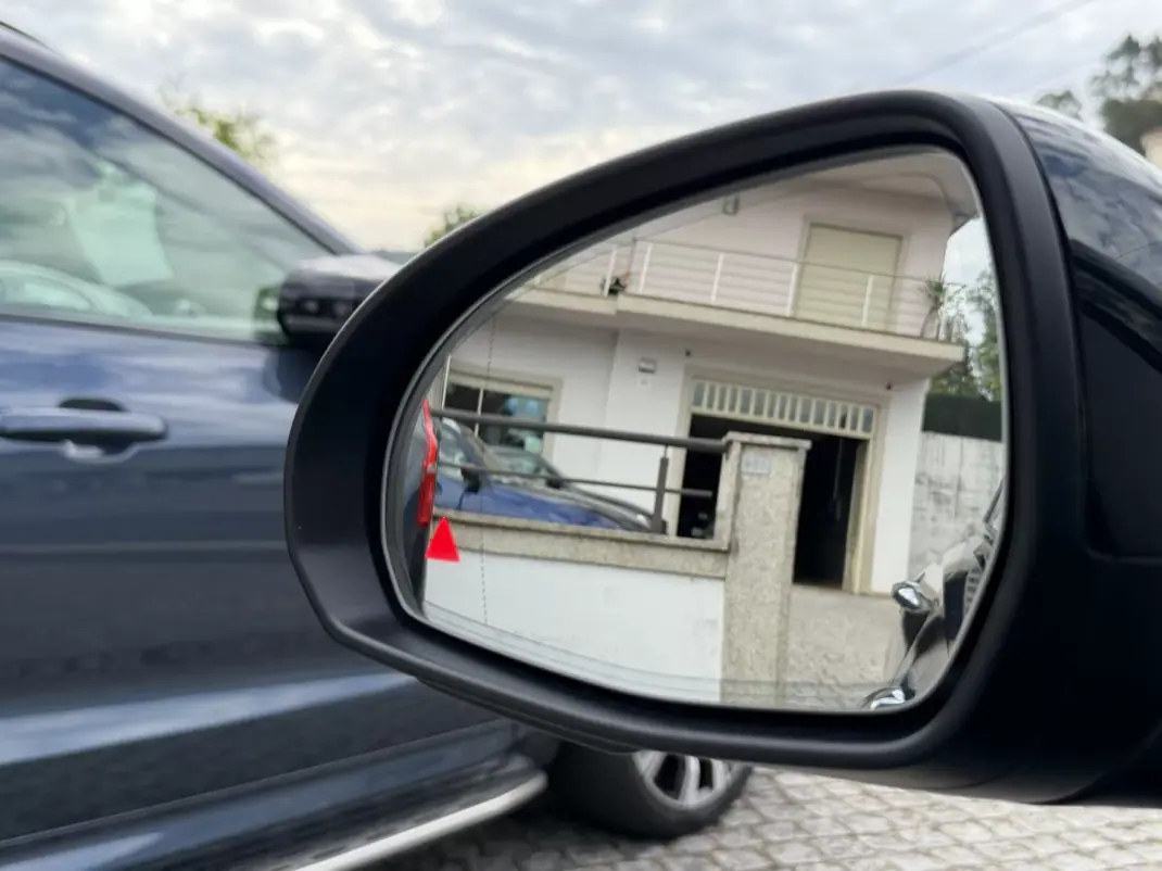 Mercedes-Benz C 300e 2024 - 51500 EUR, 26210 km - AUTO.MOTO.pt - 26210km - foto 5 de 22