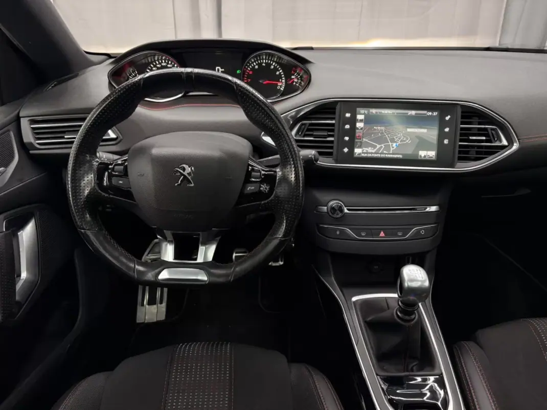 Peugeot 308 SW 2016 - 9500 EUR, 198000 km - AUTO.MOTO.pt - 198000km - foto 14 de 18