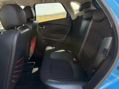 Renault Captur 2017 - 12995 EUR, 103000 km - AUTO.MOTO.pt - 103000km - foto 18 de 38