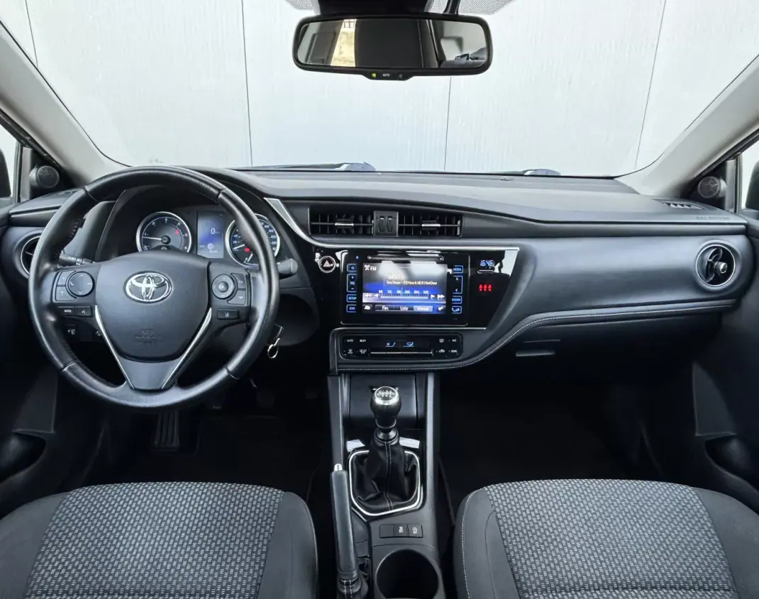Toyota Corolla 2017 - 17200 EUR, 85000 km - AUTO.MOTO.pt - 85000km - foto 8 de 36