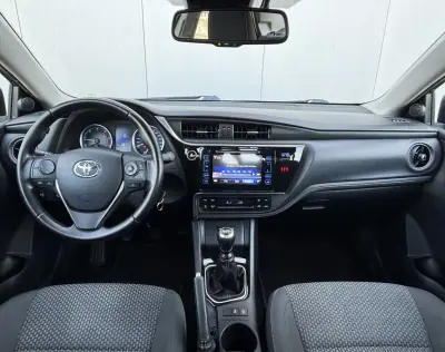 Toyota Corolla 2017 - 17200 EUR, 85000 km - AUTO.MOTO.pt - 85000km - foto 8 de 36