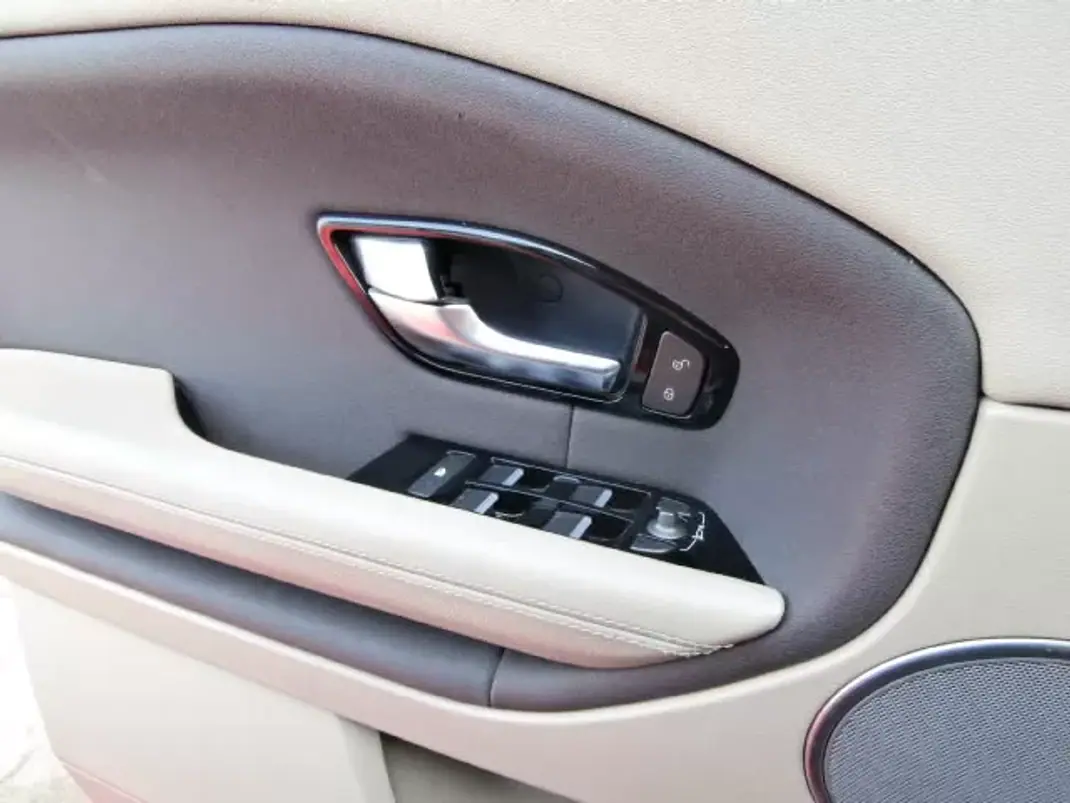 Land Rover Range Rover Evoque 2019 - 25500 EUR, 158956 km - AUTO.MOTO.pt - 158956km - foto 22 de 33