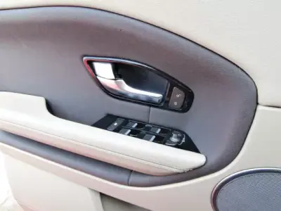 Land Rover Range Rover Evoque 2019 - 25500 EUR, 158956 km - AUTO.MOTO.pt - 158956km - foto 22 de 33