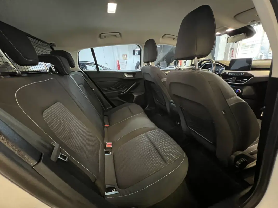 Ford Focus SW 2020 - 12990 EUR, 170000 km - AUTO.MOTO.pt - 170000km - foto 10 de 38