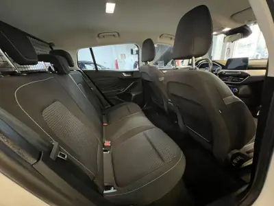 Ford Focus SW 2020 - 12990 EUR, 170000 km - AUTO.MOTO.pt - 170000km - foto 10 de 38