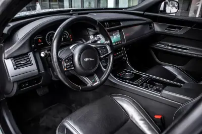 Jaguar XF Sportbrake 2019 - 23990 EUR, 147458 km - AUTO.MOTO.pt - 147458km - foto 25 de 45