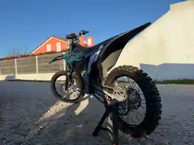 Stark Varg MX 2024 - 10000 EUR, 1 km - AUTO.MOTO.pt - 1km - foto 6 de 13