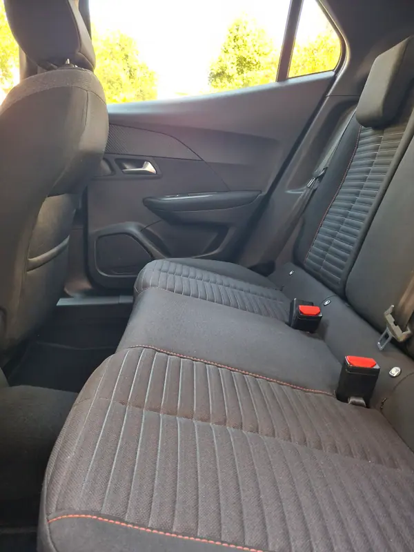 Peugeot 2008 2021 - 14500 EUR, 139000 km - AUTO.MOTO.pt - 139000km - foto 7 de 8