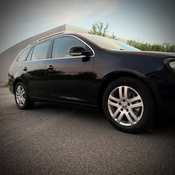 Volkswagen Golf Variant 2009 - 6500 EUR, 214000 km - AUTO.MOTO.pt - 214000km - foto 4 de 11