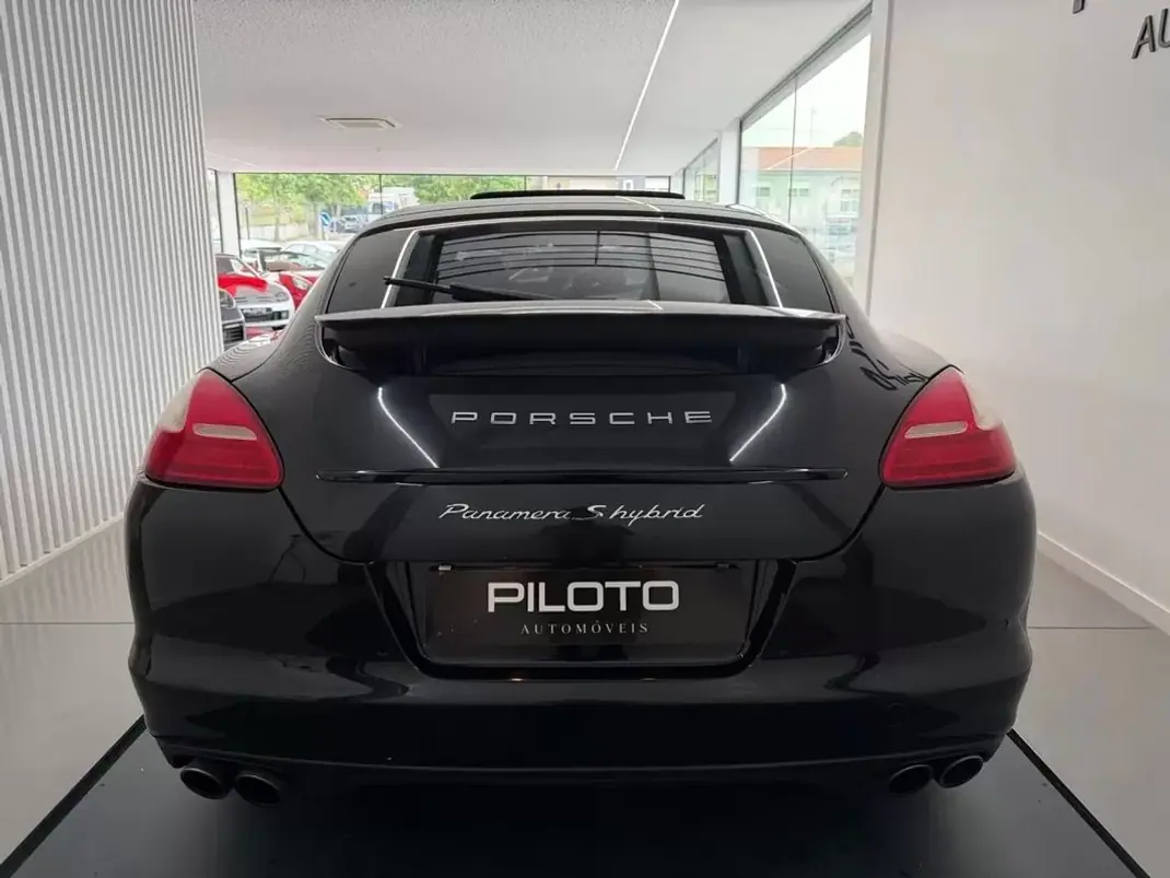 Porsche Panamera 2012 - 34990 EUR, 187000 km - AUTO.MOTO.pt - 187000km - foto 5 de 22