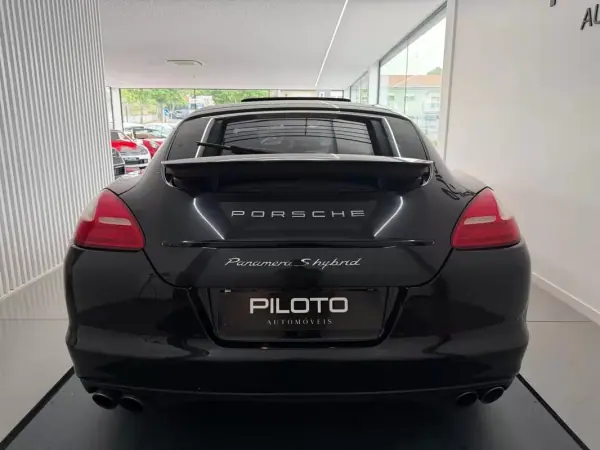 Porsche Panamera 2012 - 34990 EUR, 187000 km - AUTO.MOTO.pt - 187000km - foto 5 de 22