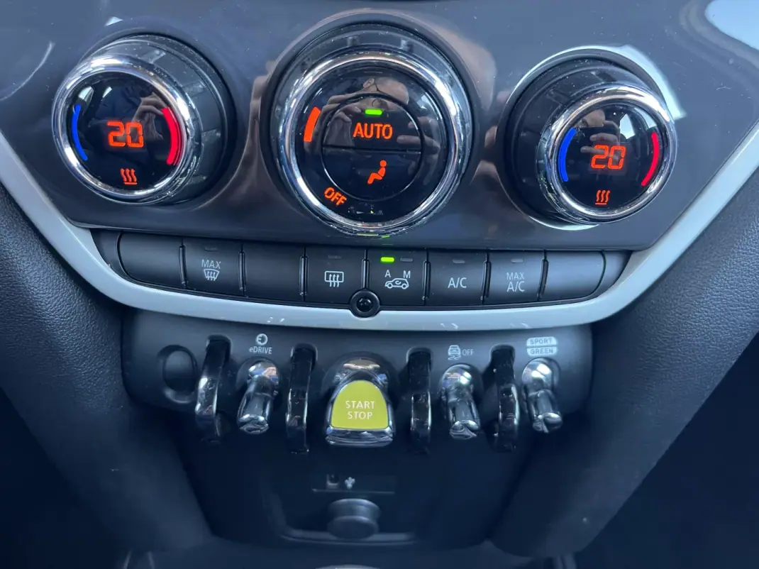 MINI Countryman 2018 - 21490 EUR, 108620 km - AUTO.MOTO.pt - 108620km - foto 18 de 22