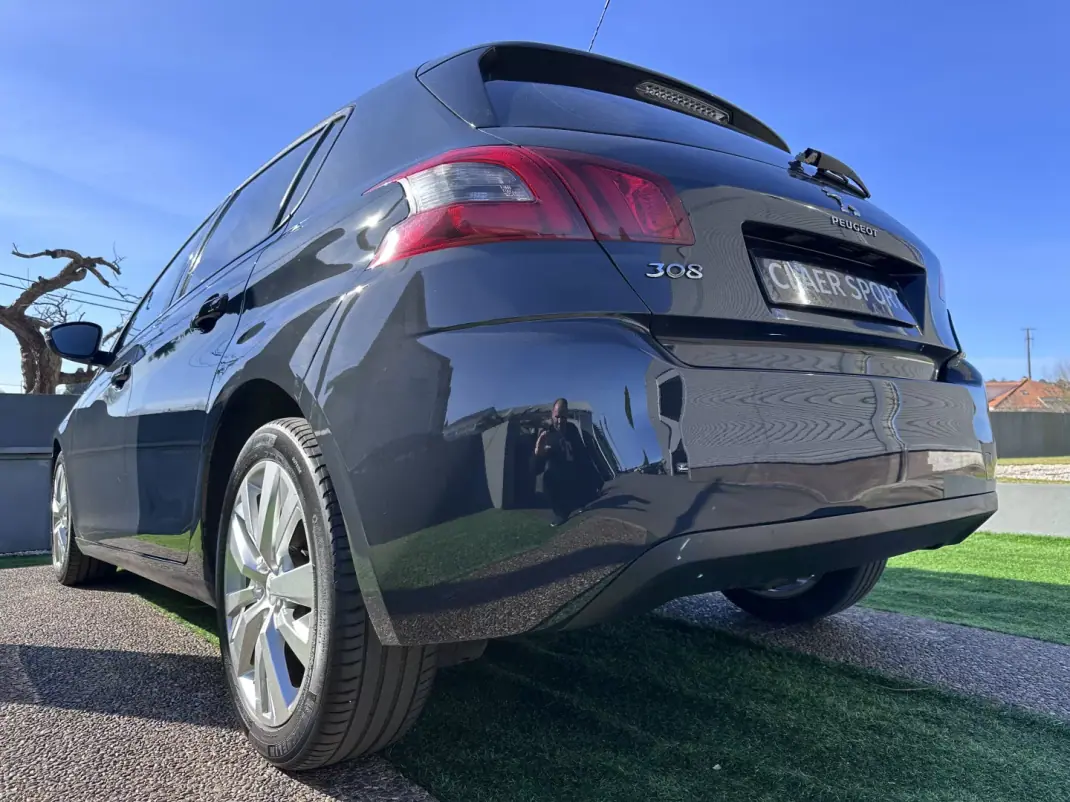 Peugeot 308 2018 - 12500 EUR, 280000 km - AUTO.MOTO.pt - 280000km - foto 19 de 41