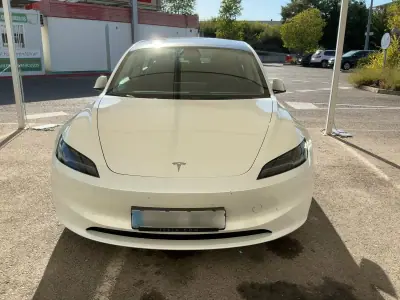 Tesla Model 3 2024 - 35900 EUR, 47005 km - 47005km - foto 9 de 10