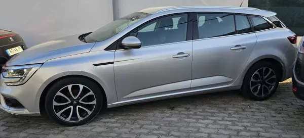Renault Mégane 2017 - 14900 EUR, 94242 km - AUTO.MOTO.pt - 94242km - foto 3 de 13